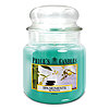 Eine Duftkerze im Apothekerglas von Prices Candles in der Größe 14,2x9,5cm mit dem Duft Spa Moments und einem Gewicht von 411g.