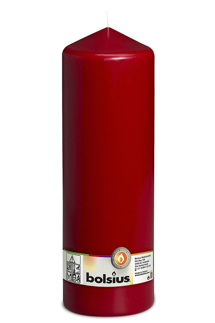 1 Stumpenkerze von Bolsius in der Größe 30x9,8cm in der Farbe altrot.