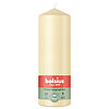 Eine Stumpenkerze von Bolsius mit den Maßen 200/68mm (H/DM) in der Farbe "Haferbeige".