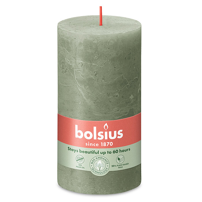 Rustik Stumpenkerze von Bolsius in der Farbe Frische Olive in der Größe 13x6,8 cm